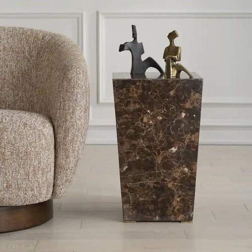 Table d'appoint de 14 pouces de large avec accents en marbre