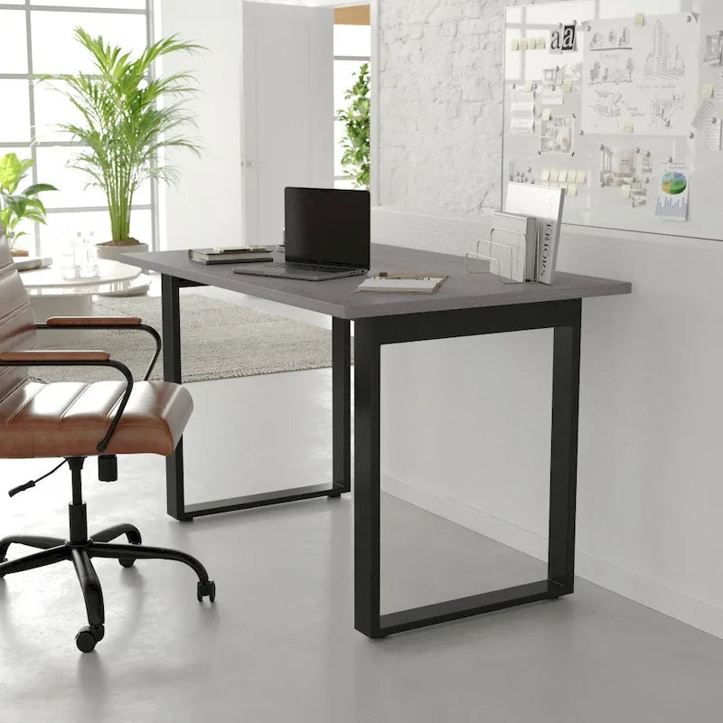 Table de conférence commerciale avec plateau stratifié et piètement en U